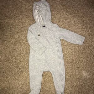 Baby gap bunting outfit